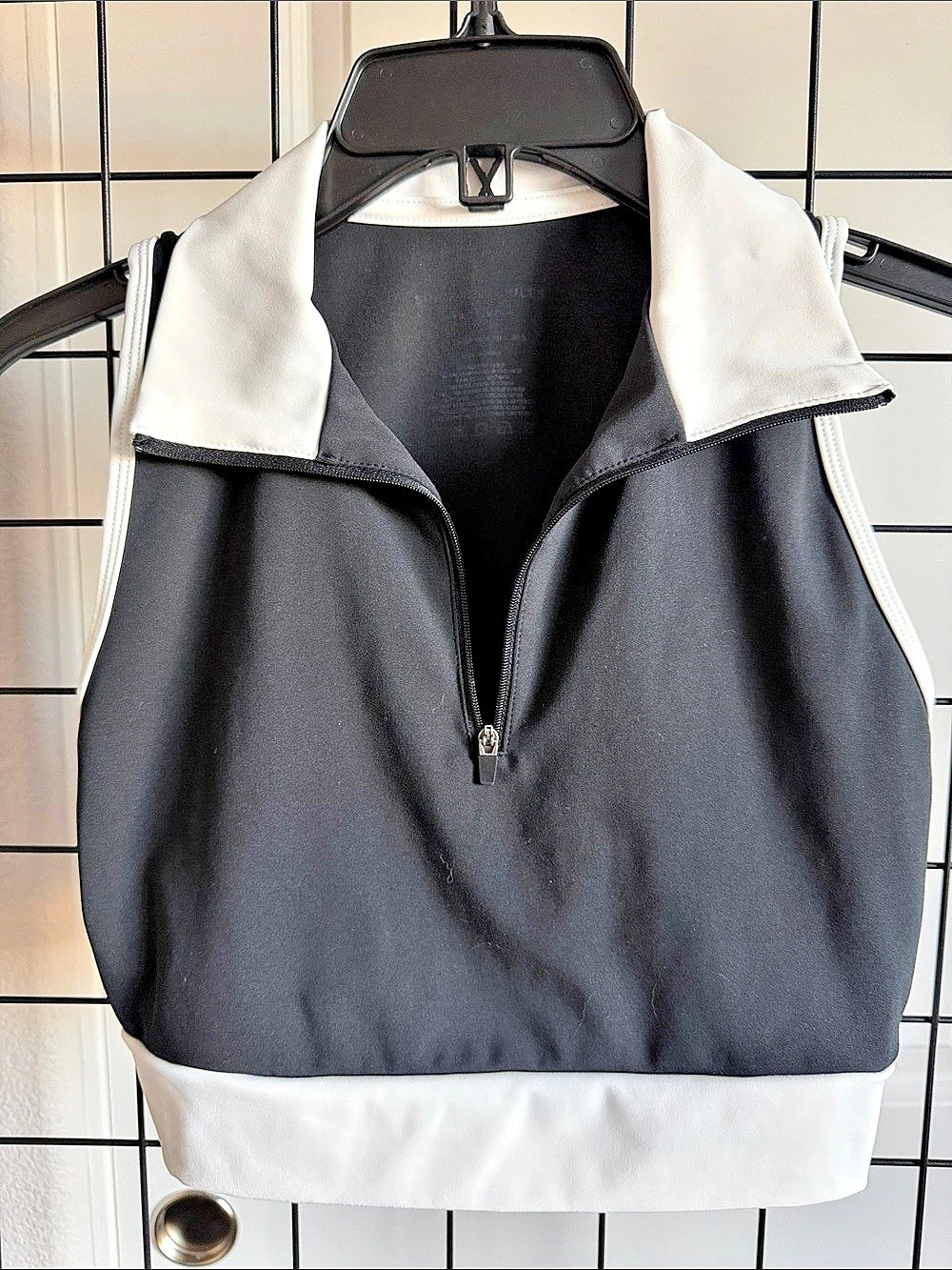 Sincerely Jules Active Black & White Vest